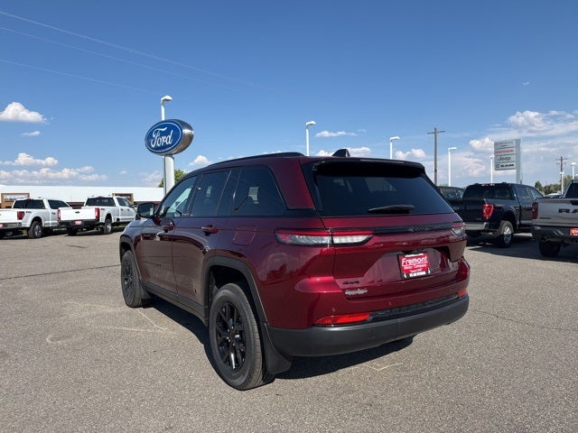 2025 Jeep Grand Cherokee Base