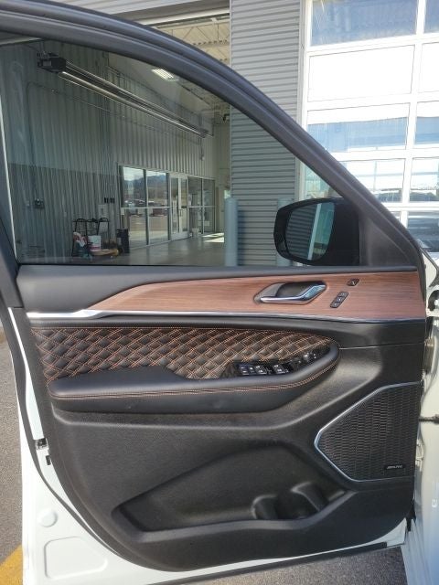 2024 Jeep Grand Cherokee L Summit