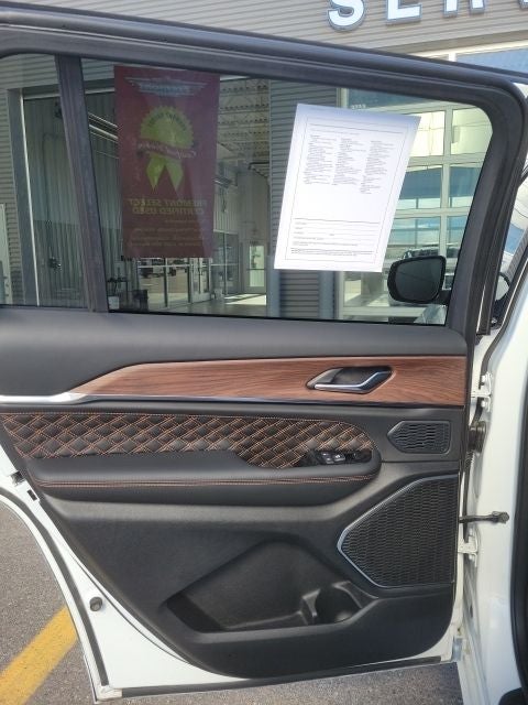 2024 Jeep Grand Cherokee L Summit