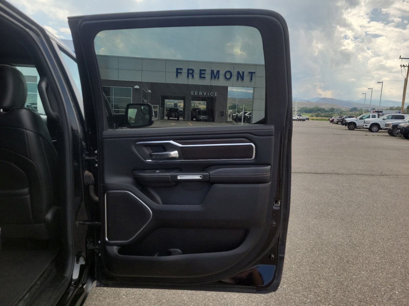 2025 RAM 1500 Laramie