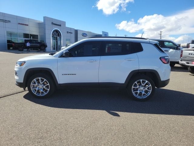 2024 Jeep Compass Latitude Lux
